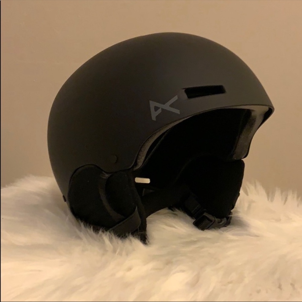 Raider Anon snowboarding helmet sz: XL